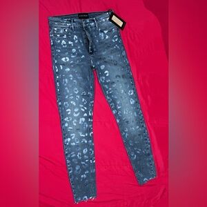 NWT Black Orchid Distressed Leopard Jaguar Blue Jeans SZ 26. US SZ 2,4